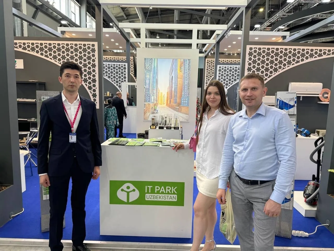 Активно развиваем международное сотрудничество Активно развиваем международное сотрудничество